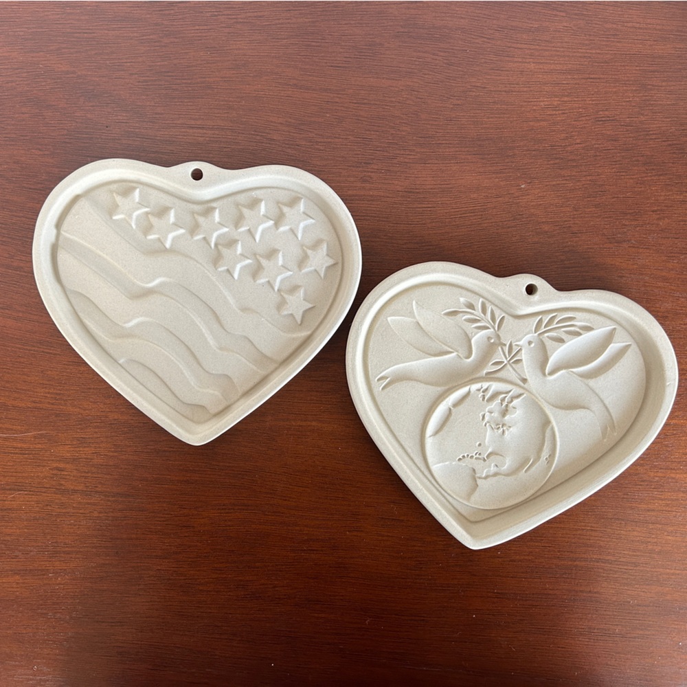 Two Pampered Chef Stoneware Cookie Molds Peace on Earth Heart /Patriotic Heart